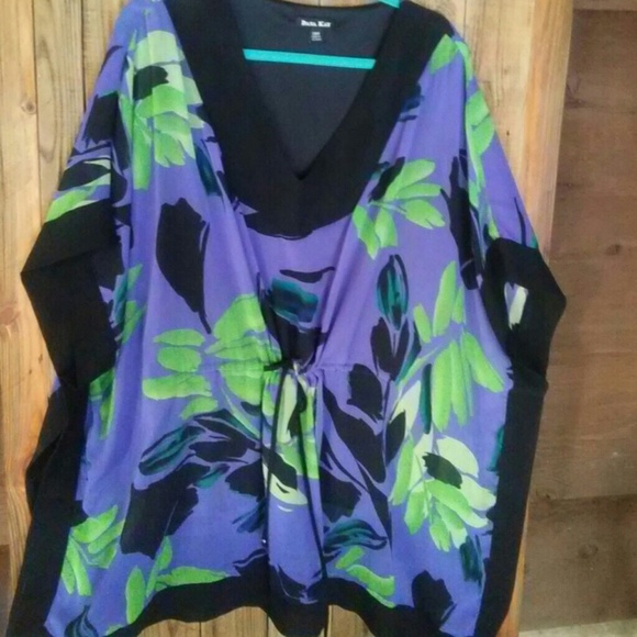 Top - Picture 2 of 2